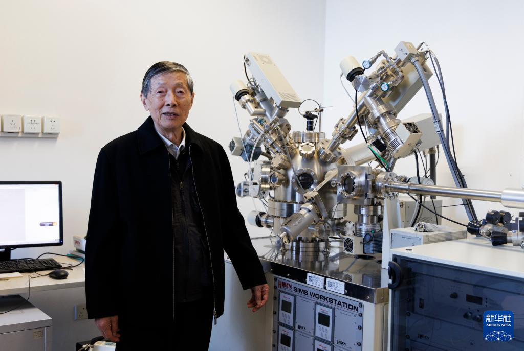 CHEN Liquan, Founding Father of China's Battery Industry