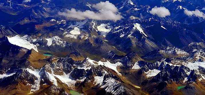 Glaciers on Qinghai-Tibet plateau shrink 15 percent in past 50 years