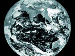Radiometer onboard FY-2D weather satellite working smoothly