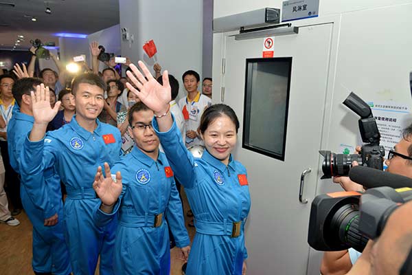 China Starts Half-year Human Survival Experiment for Space Exploration