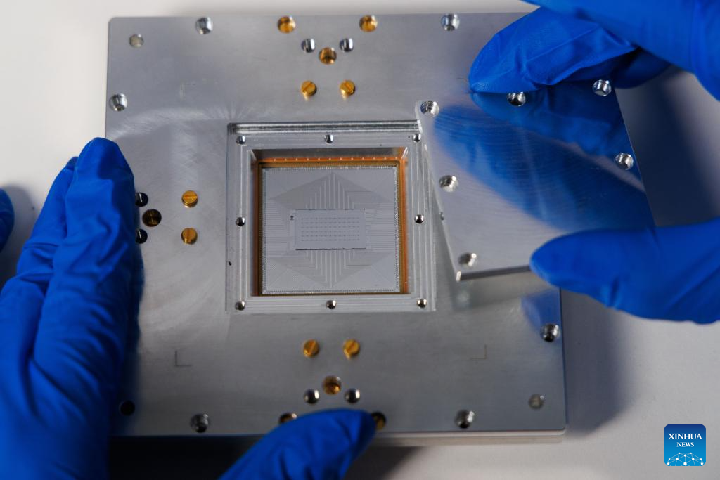 Chinese Scientists Observe Tunable Prethermal Plateau in 78-qubit Quantum Processor