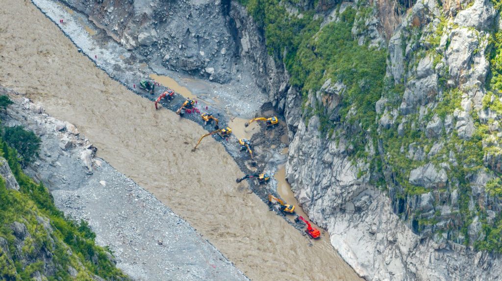 Ice-rock Avalanche in Nepal Triggers Deadly Mudslide in China's Xizang