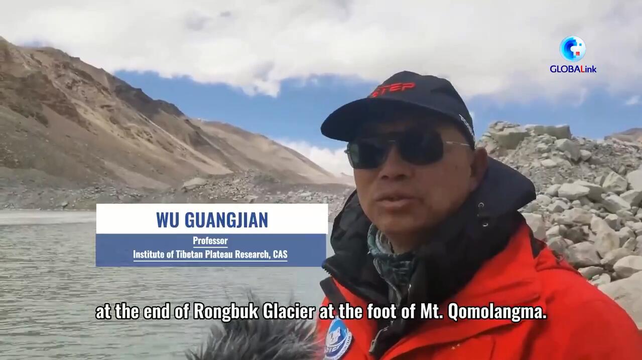 Towards Mt. Qomolangma: A Research Team Focusing on Glaciers