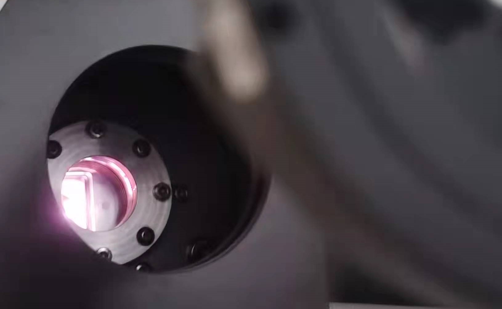 Scientists Discover Excimer Laser-induced Damage Mechanism of Calcium Fluoride Crystal