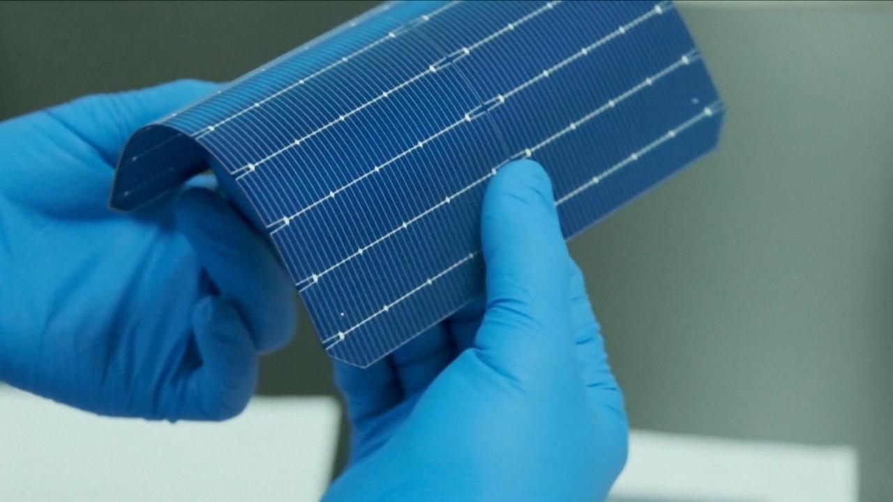 Chinese Researchers Develop High-flexibility Solar Cells for Low-carbon Development