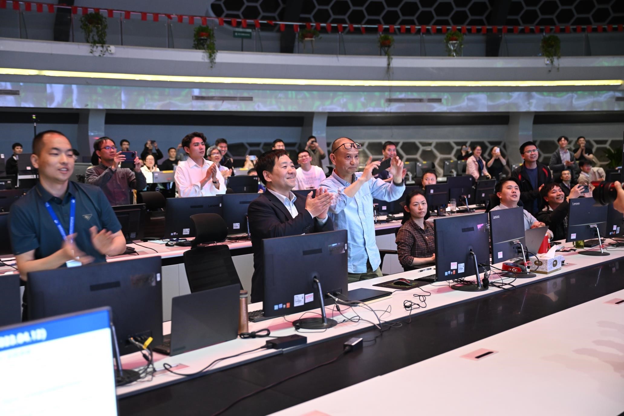 Reliable 403 Seconds Stationary H-mode Plasmas Demonstrated on EAST