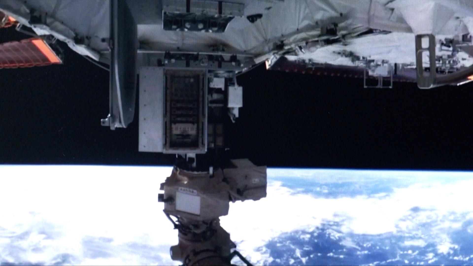 China's Space Station Completes Material Exposure Tests