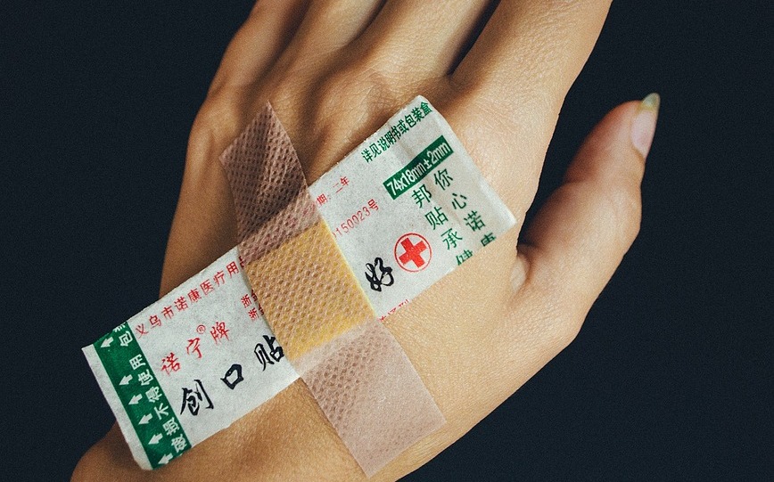 Novel Injectable Hydrogel Dressing for Treating Diabetic Wounds