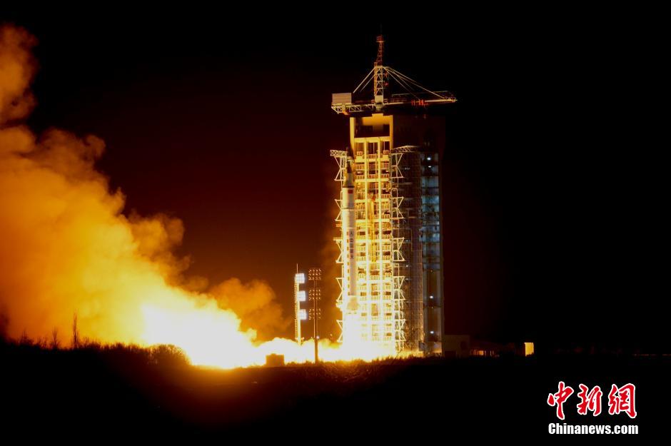 Shijian-10 lifts off from Jiuquan on early on April 6, 2016.