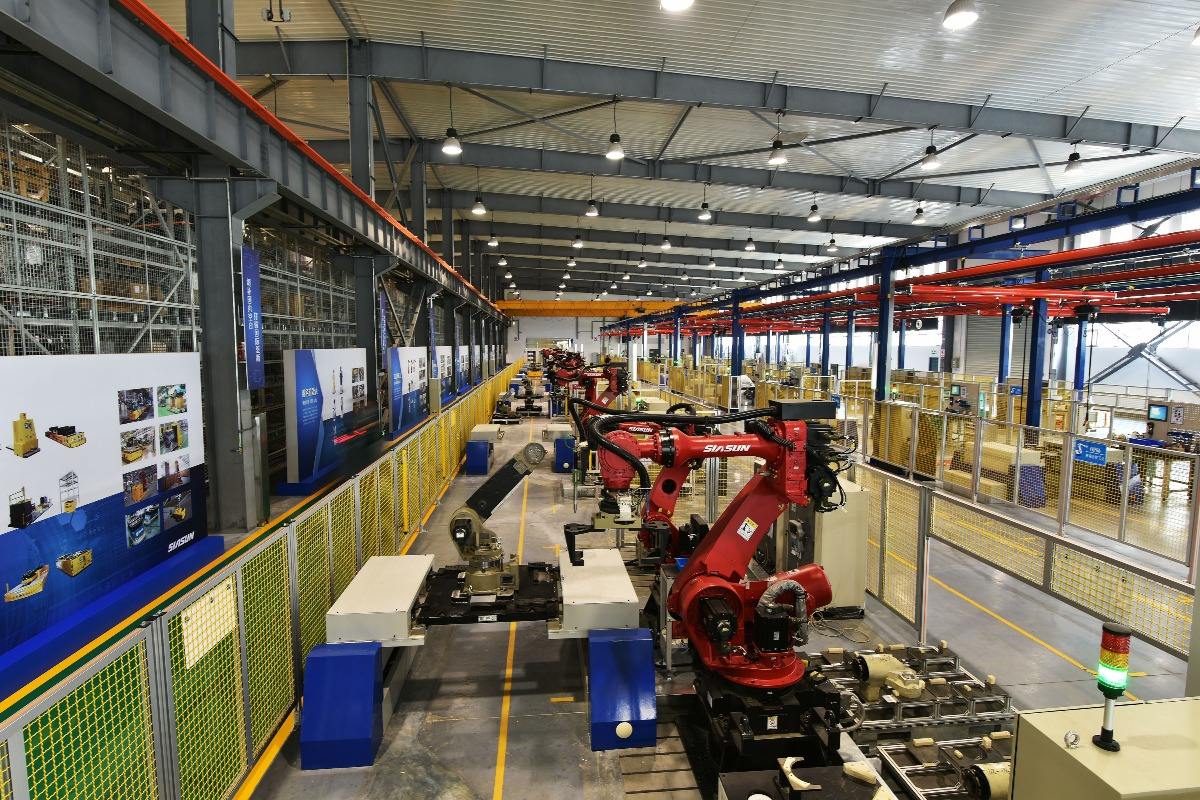 Intelligent Operation System Enables Smartphone to Control Industrial Robots