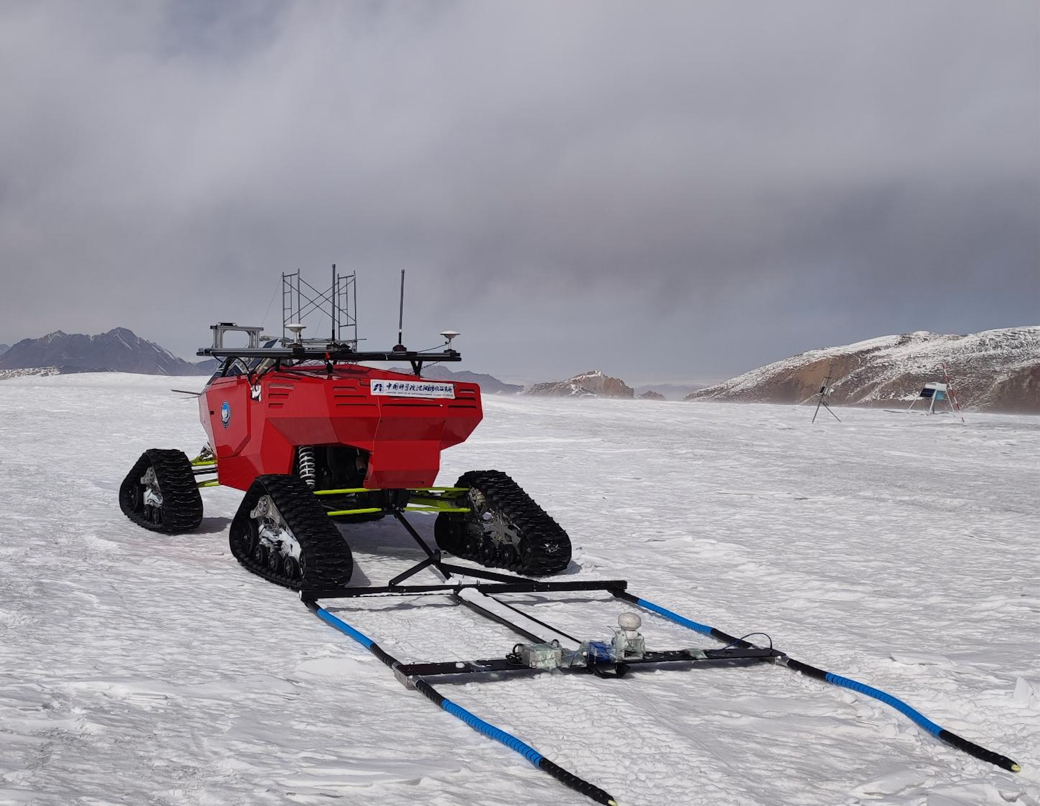 Chinese Scientists Test Unmanned Glacier Penetrating Radar