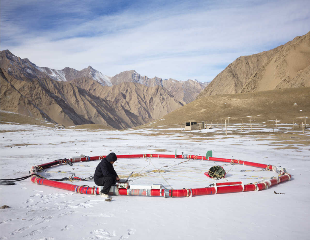 China's Scientists Develop First Helicopter-borne Magnetotelluric Detection System