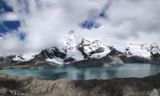 Mass Loss of Lake-terminating Glaciers in Himalayas Significantly Underestimated
